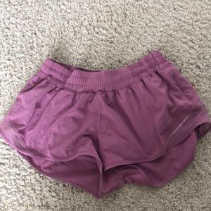 Lululemon hotty hot shorts 2.5”.